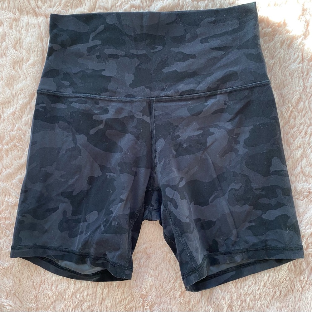 EUC Lululemon Align Short 6”, Size 6, Gray Camo